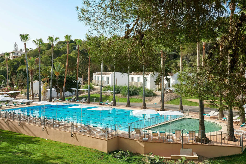 Отель Iberostar Waves Cala Domingos