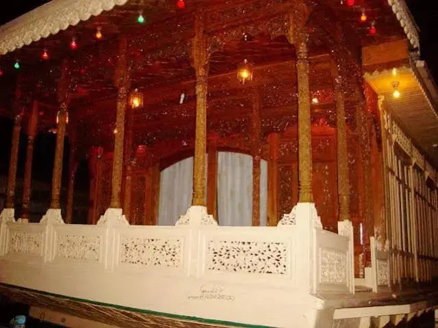 Houseboat New Lucky Star