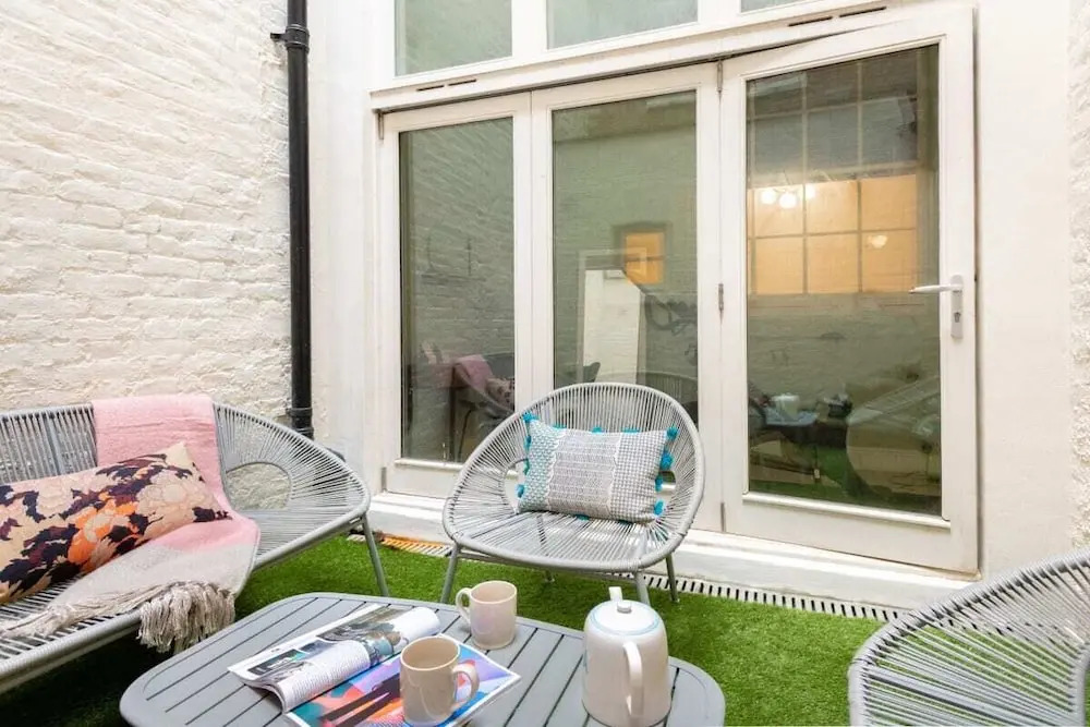 The Pimlico Gardens - Modern 3BDR with Patio & next to River Thames