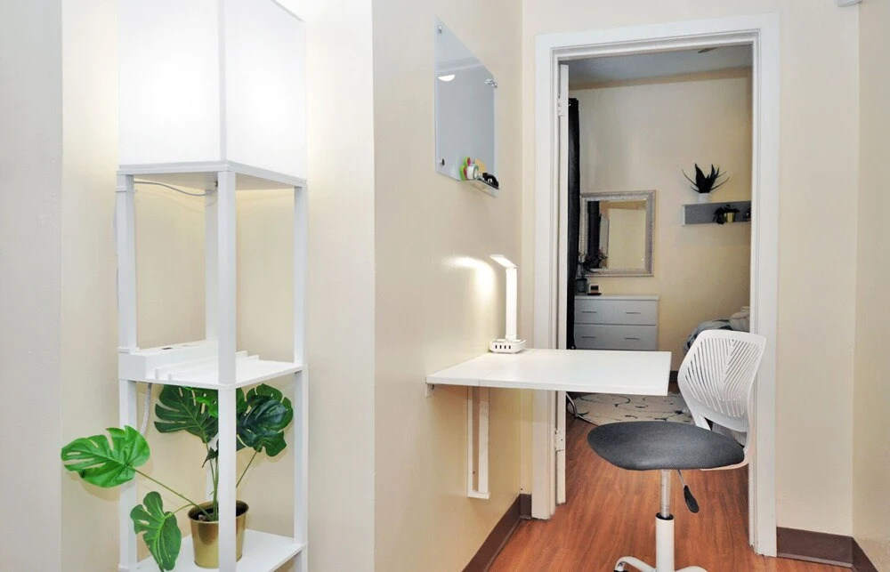 CH5 & CH7 - Majestic View Fully Furnished 1BR Dog Ok