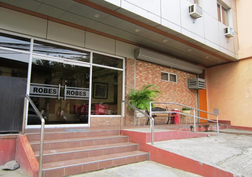 Robes Pension House