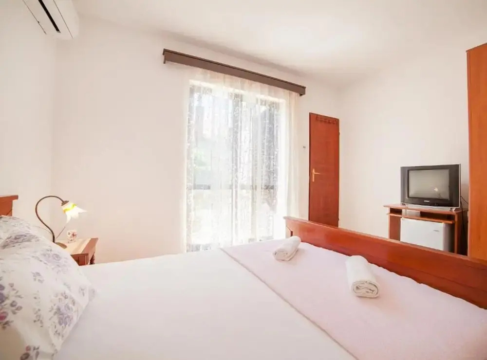 Petrovac Serenity Stay Near the Beach