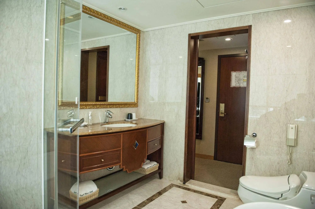 Royal Palace Hotel