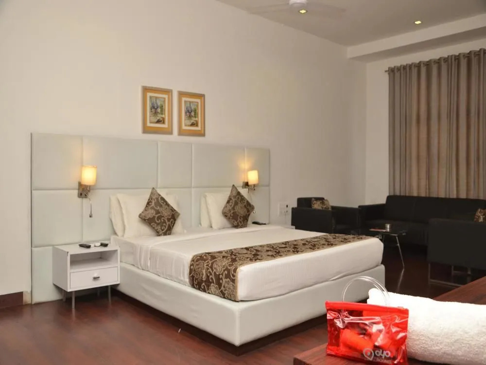 OYO 2037 Hotel Manor
