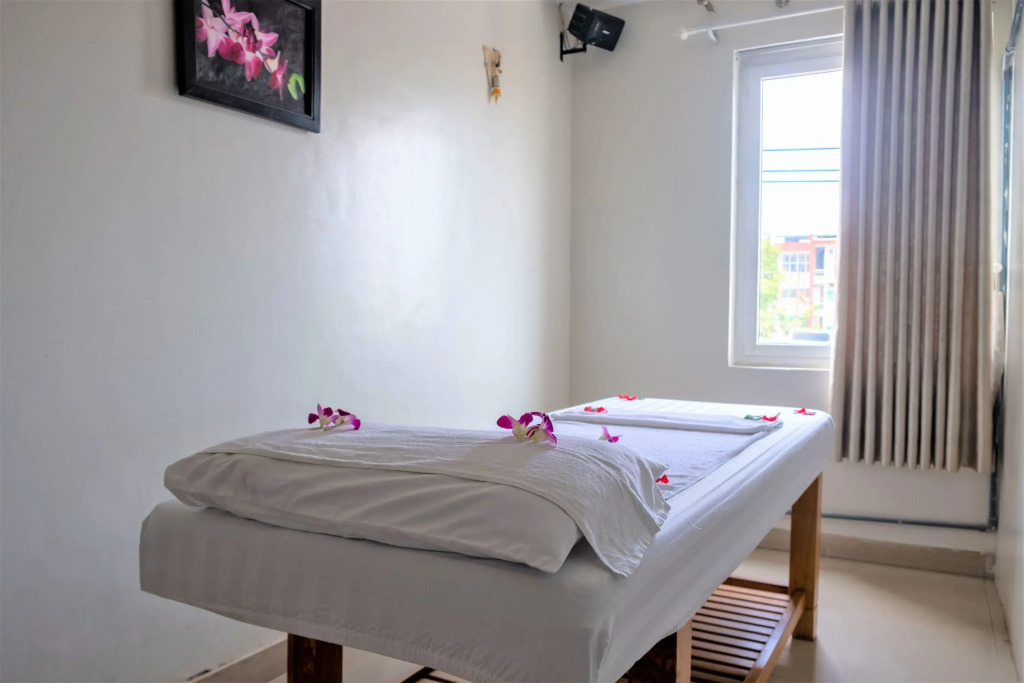 Phong Lan 2 Hotel