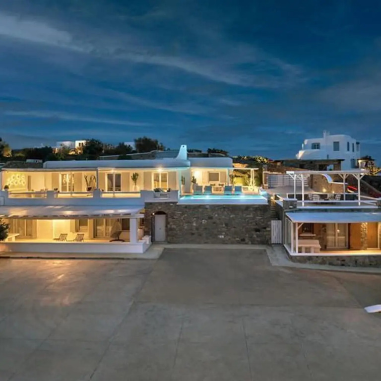 Stunning Villa With Panoramic View