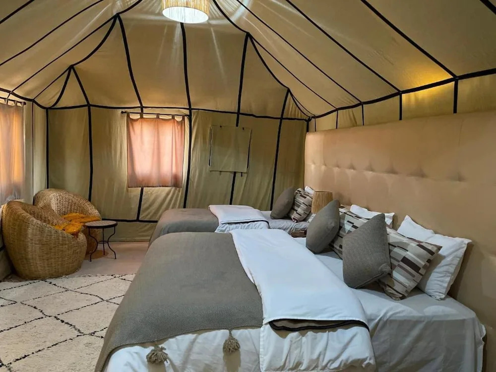 Luxury camp desert