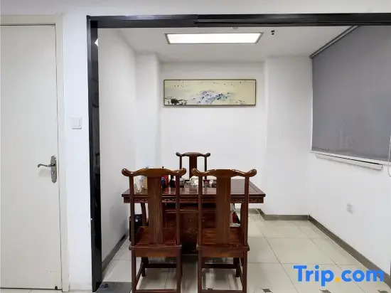 五悦悦心酒店上饶万力时代金龙岗青年艺术街区店 Wuyue Yuexin Hotel Shangrao Wanli Times Golden Dragon Hill Youth Art District Branch