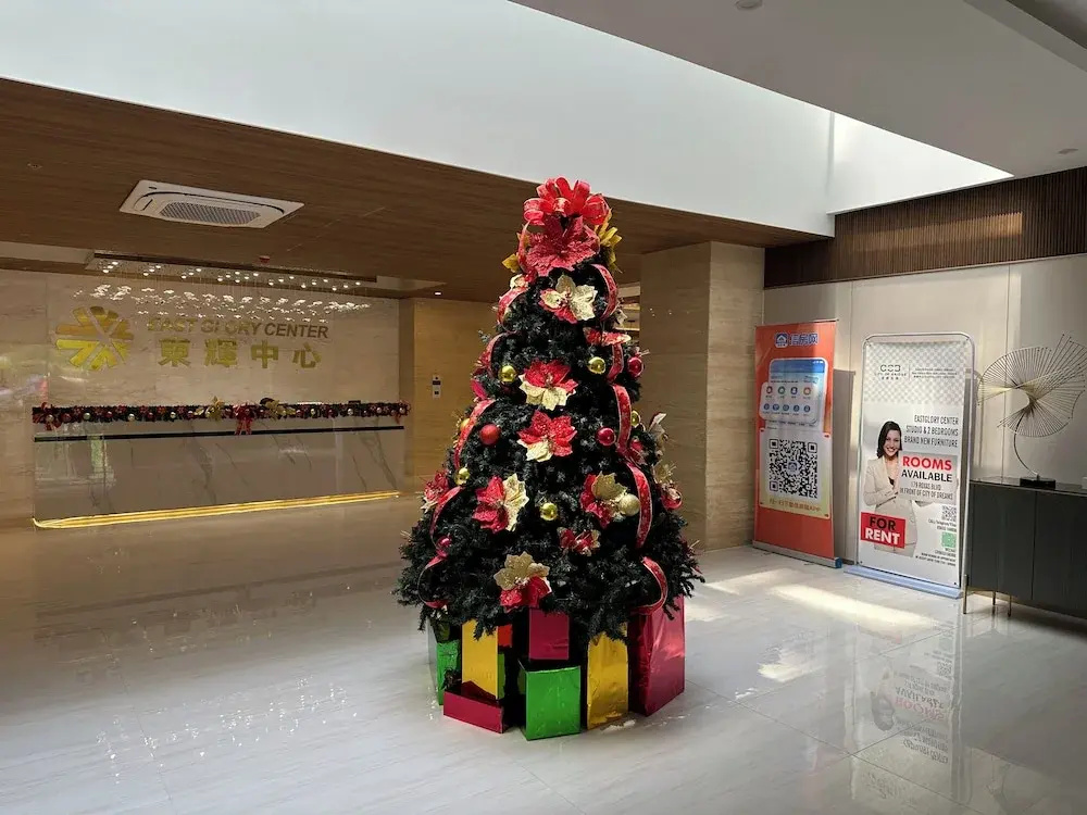 Luxury Penthouse & High-Floor Hotel near City of Dreams, Airport, Okada, and Solaire Casino