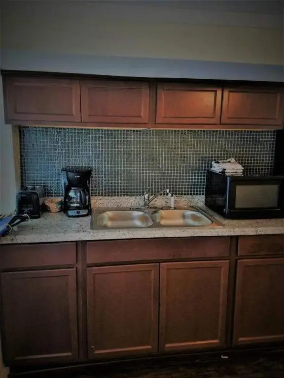 Cheap East Knoxville Basement Studio