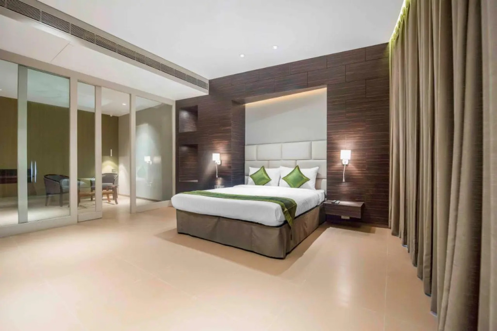Treebo Premium Niraali Executive, Hinjewadi