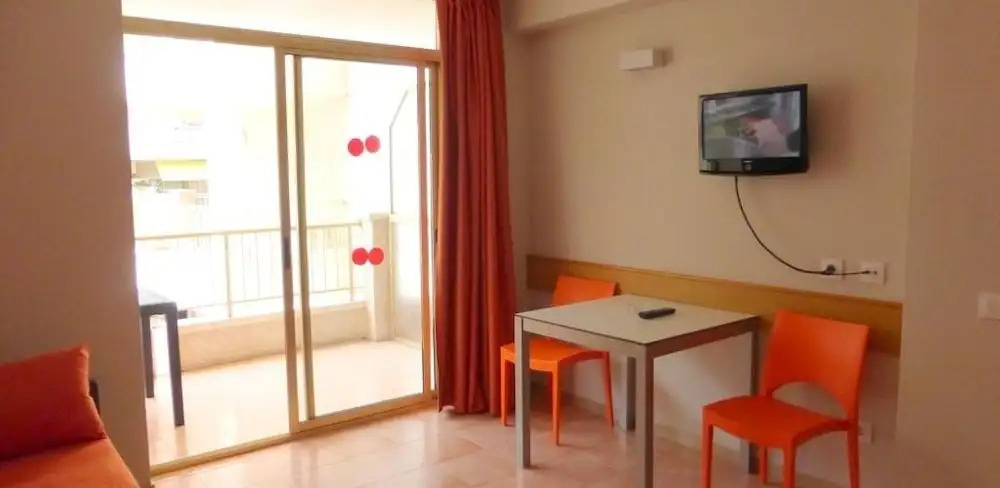 Apartamento familiar cerca de Port Avenuta