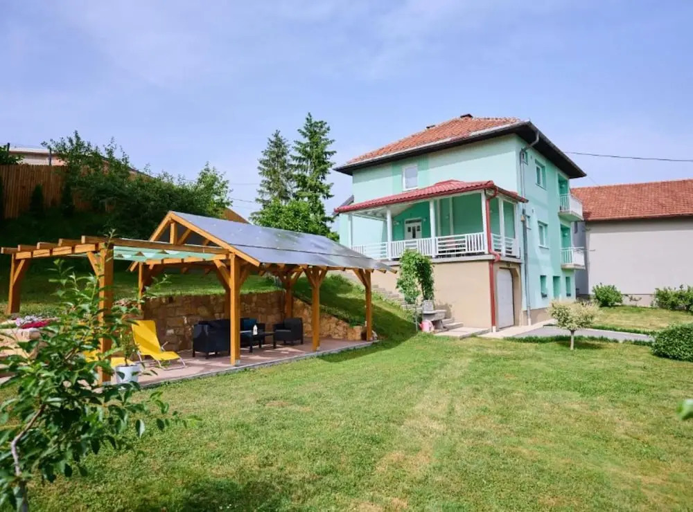 Villa R