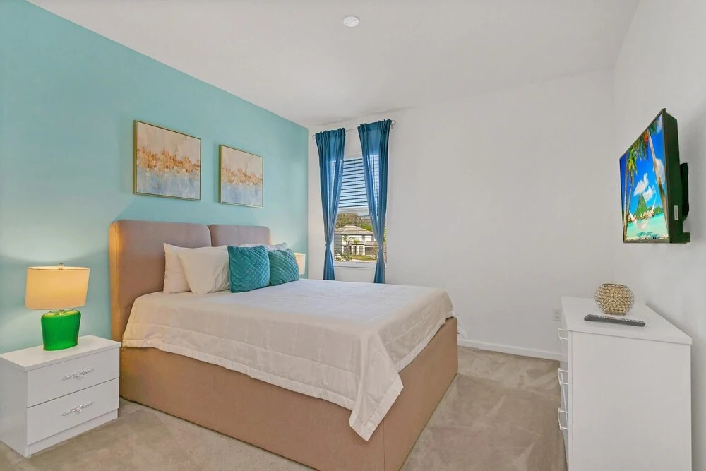 6BR Family Home w Private Pool and Netflix