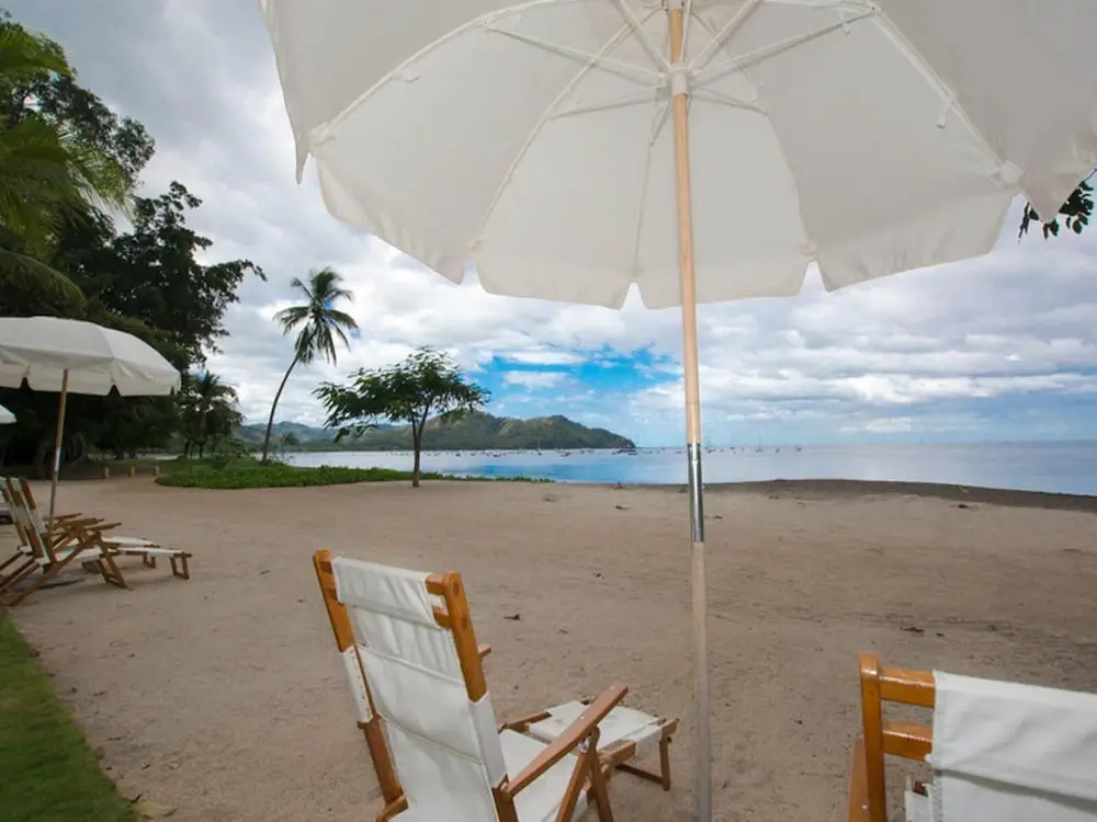 Ground-floor unit with terrace with direct access to pool in Coco