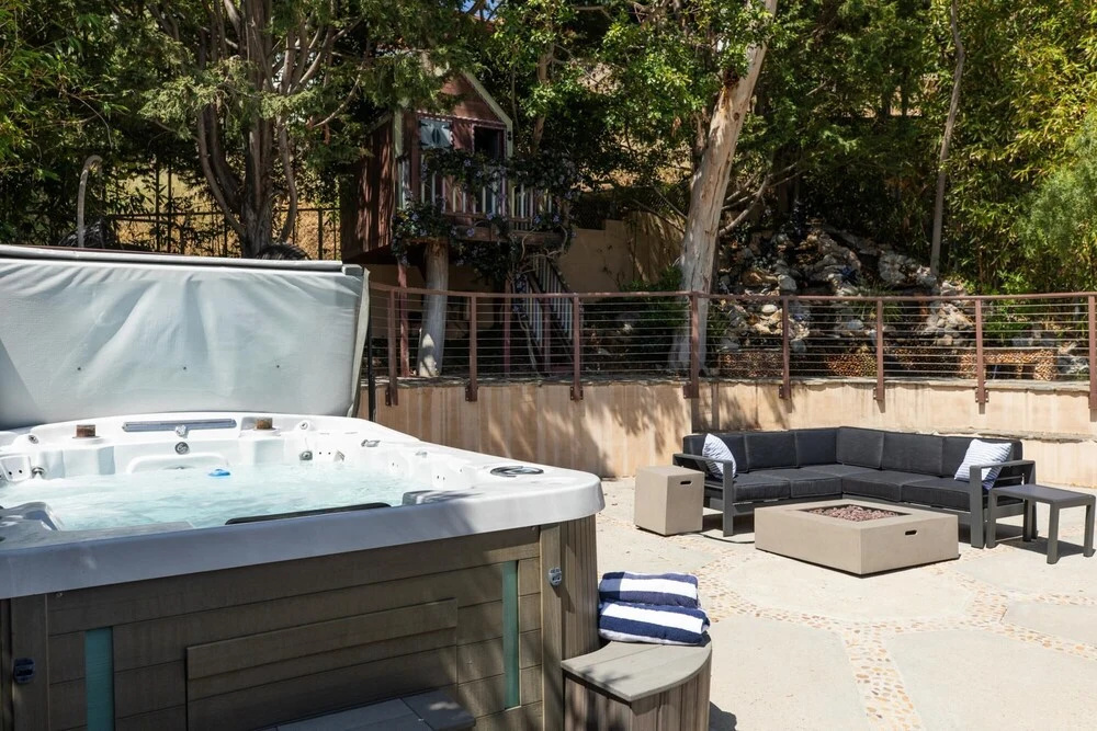 PCH 7 in Malibu with 3 bedrooms and 2 bathrooms