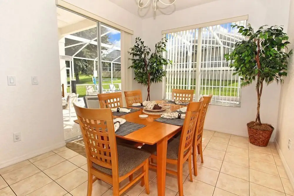 4-Bedroom Villa in Davenport 134 HERST