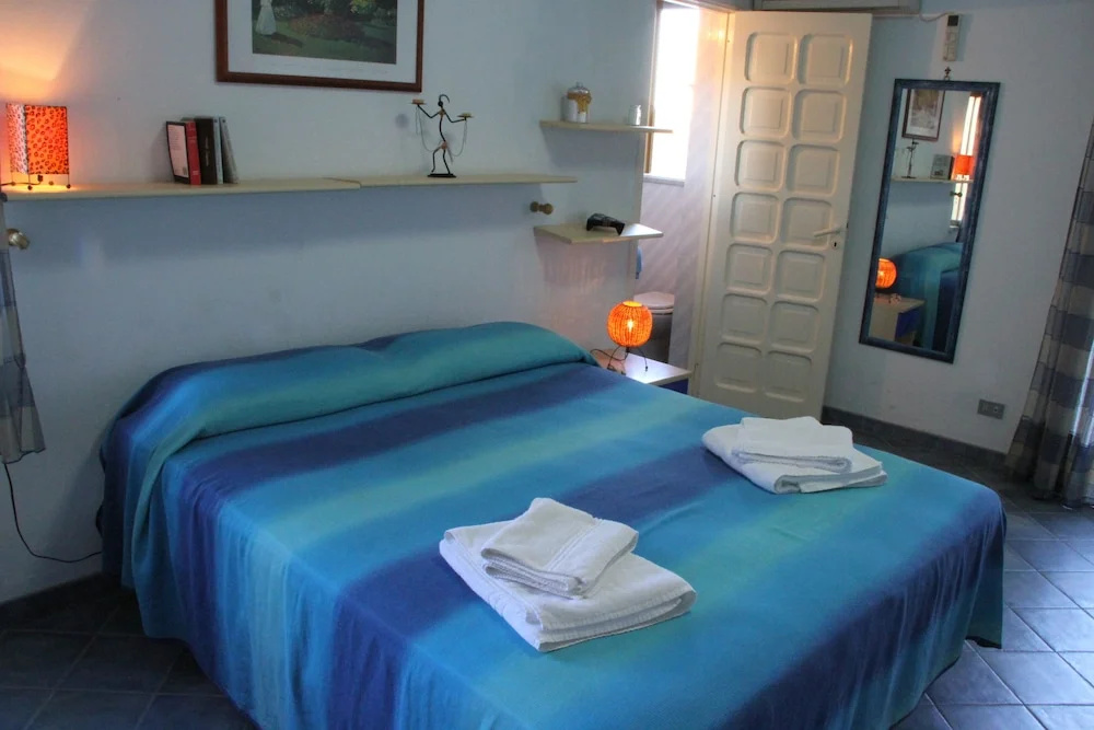 Typical Sicilian one Bedroom Apartment in the Heart of the Historic Center