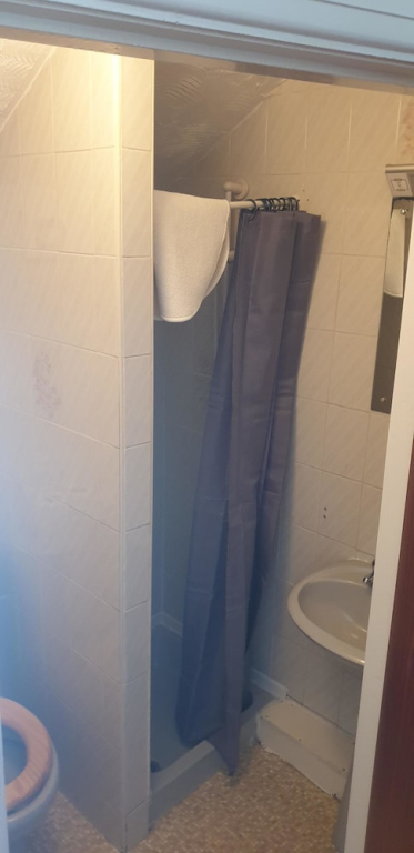 Residency hotel and Bar