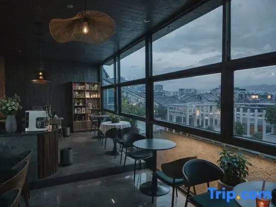 Chenxing Xiaoyuan Light Luxury Homestay (Dali Ancient City Branch)