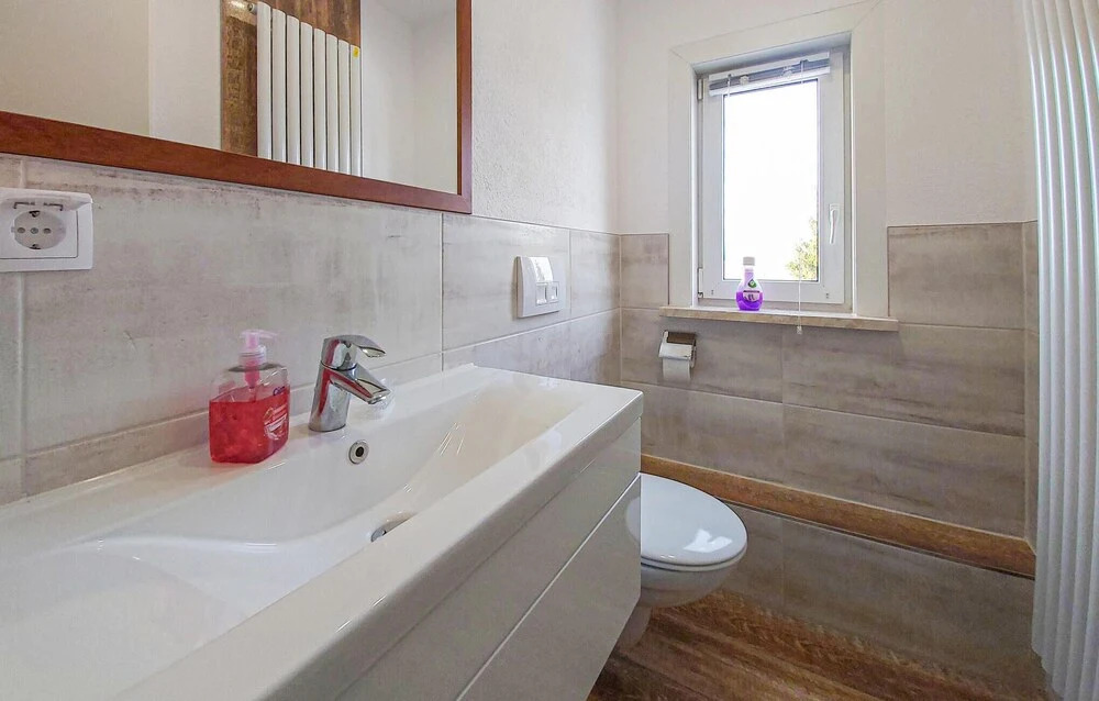 3 Bedroom Nice Home In Steinheid