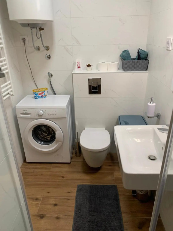 Moonlit Studio Apartment