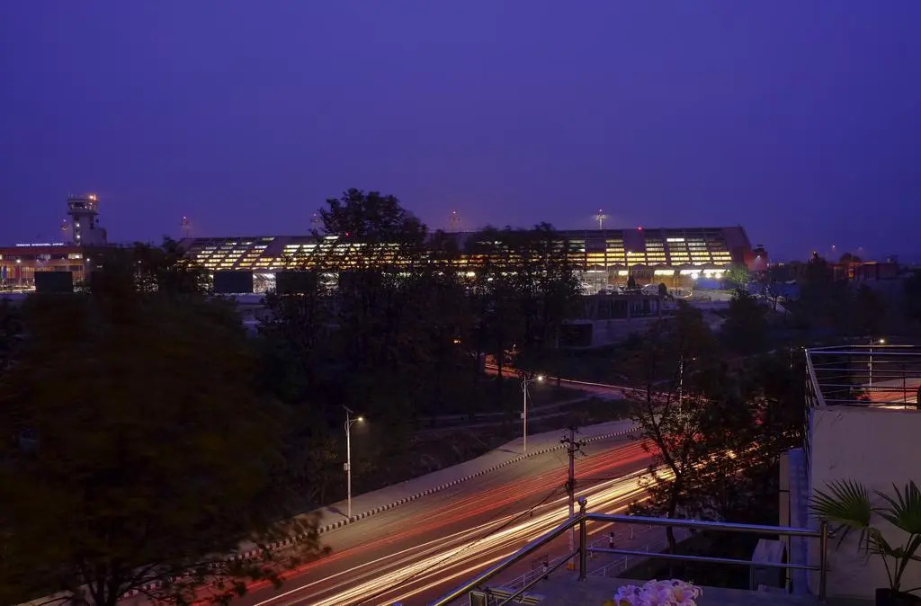 Hotel Regal Airport