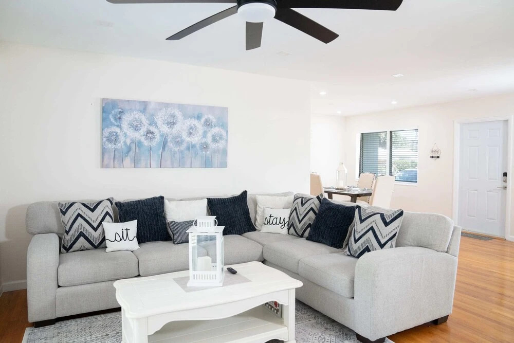 Cozy House With Patio, Fireplace, Parking - Hollywood, Florida