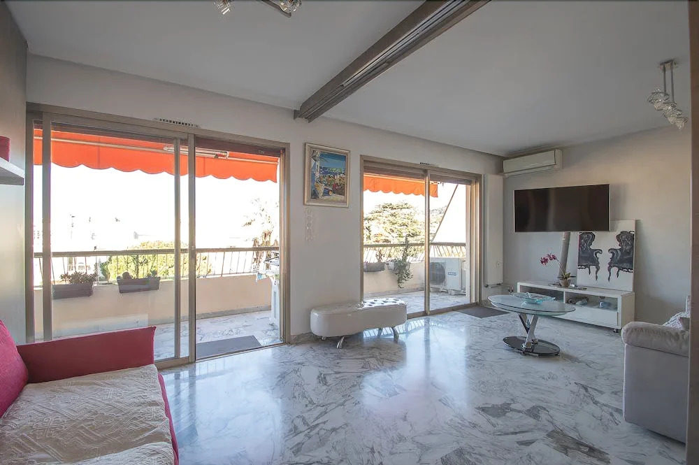 Lacour 64 Cannes