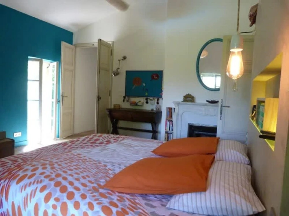 Provencal Villa for Nature Lovers in Lub ron
