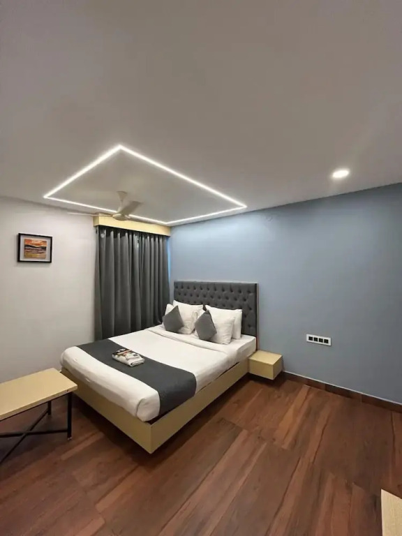 Wild Wings Premium Hotel