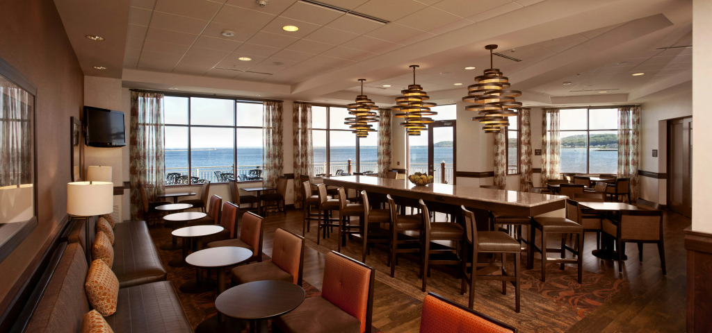 Hampton Inn Marquette-Waterfront
