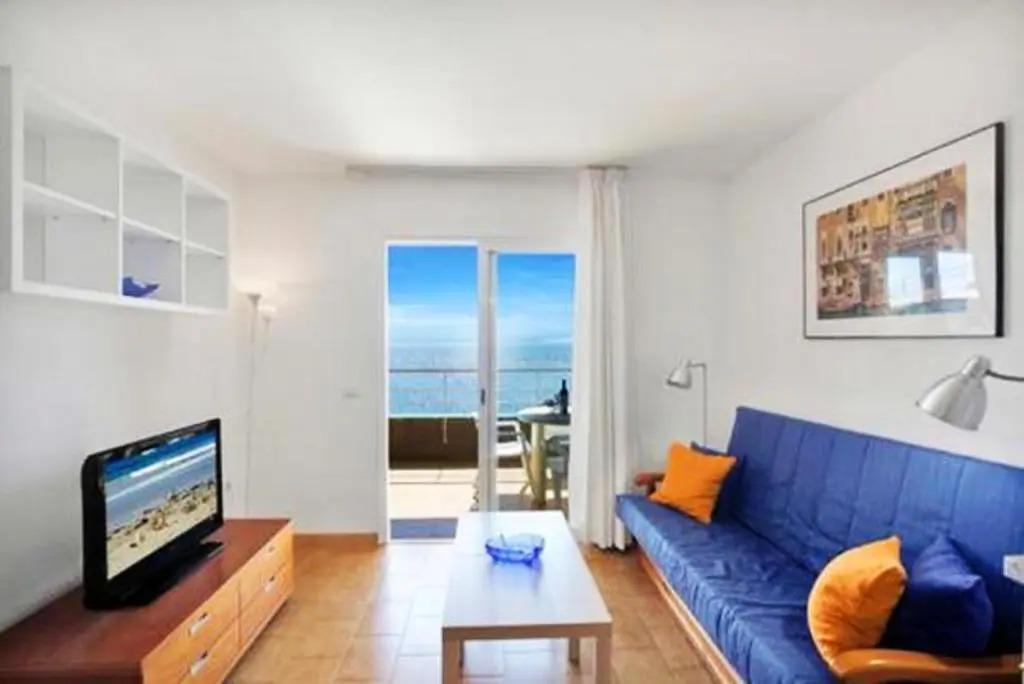 One bedroom appartement with sea view shared pool and enclosed garden at Guia de Isora 1 km away from the beach