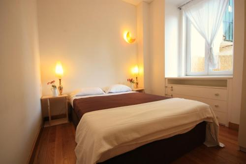Myplace - Lisbon - Camoes