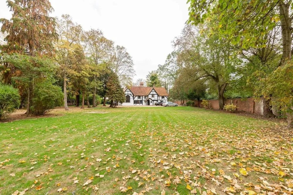 Beautiful 4 Bedroom Property