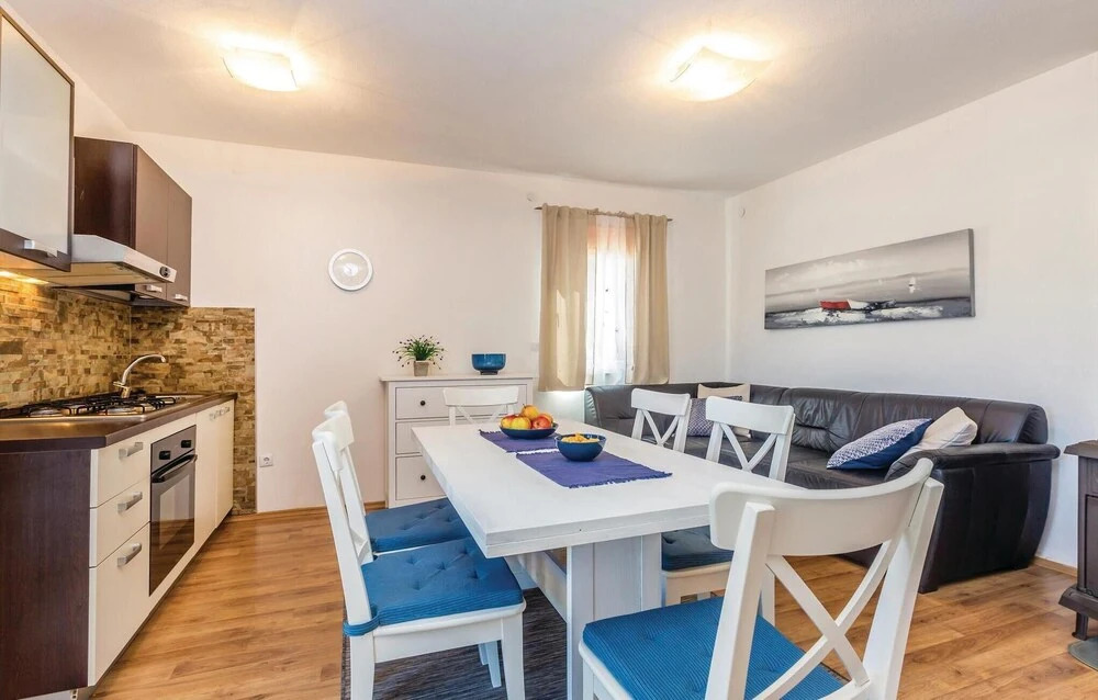 Awesome Home in Kras With Wifi and 2 Bedrooms