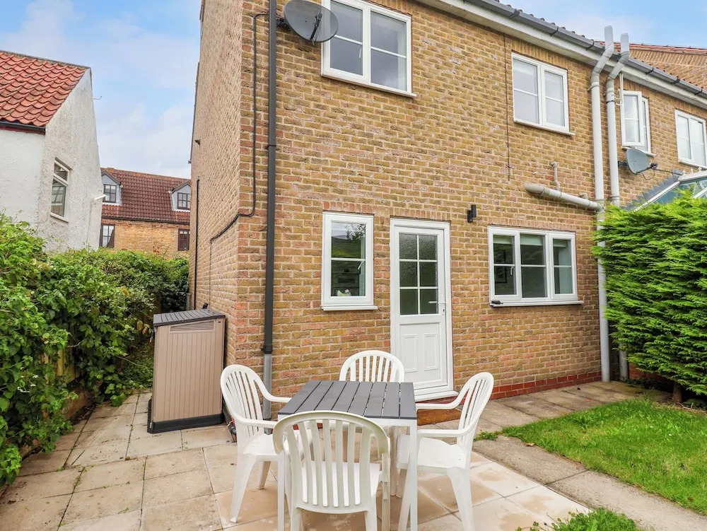 4 Castle Mews