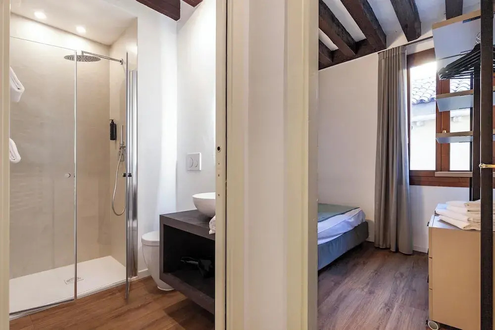 SAN LORENZO APARTMENTS 5054