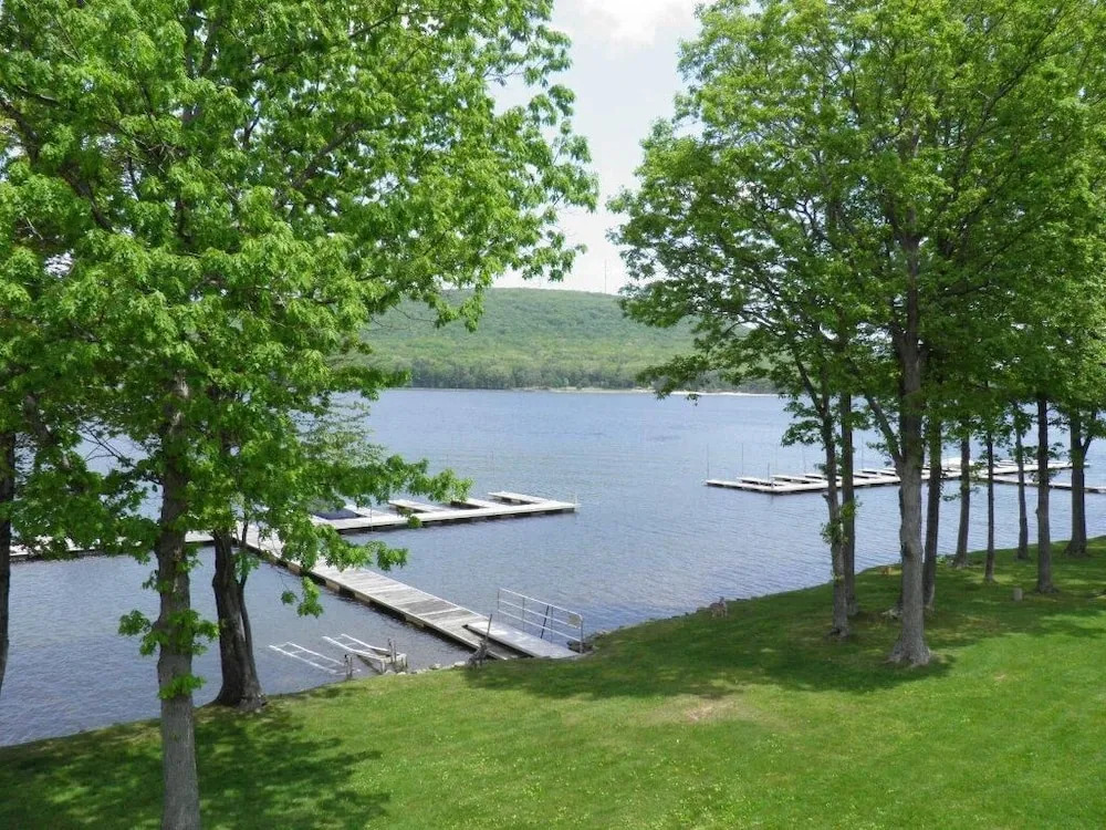Majestic View 3 Bedroom Townhome