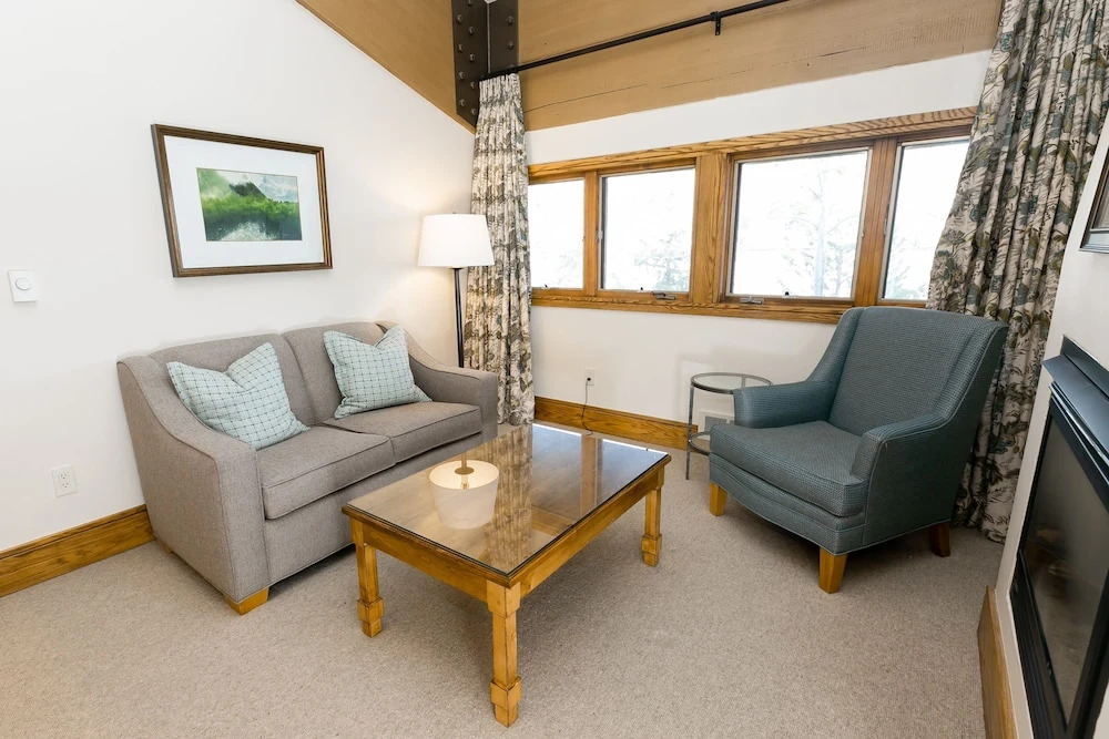 Bald Eagle Three Bedroom Suite in the Heart of Park City 3 Condo by RedAwning