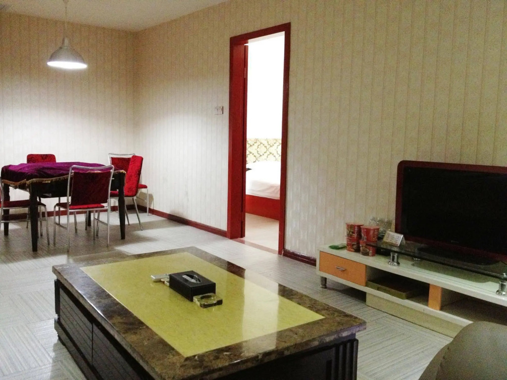 Urba Jinxiang Hotel (Baoti Subway Women and Children Store)