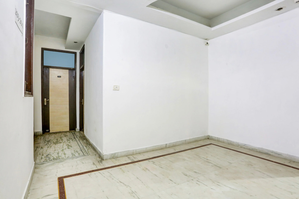 Hotel O East Punjabi Bagh Near Metro Station