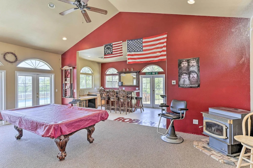 Private Pool & Game Room: Family Weaverville Gem