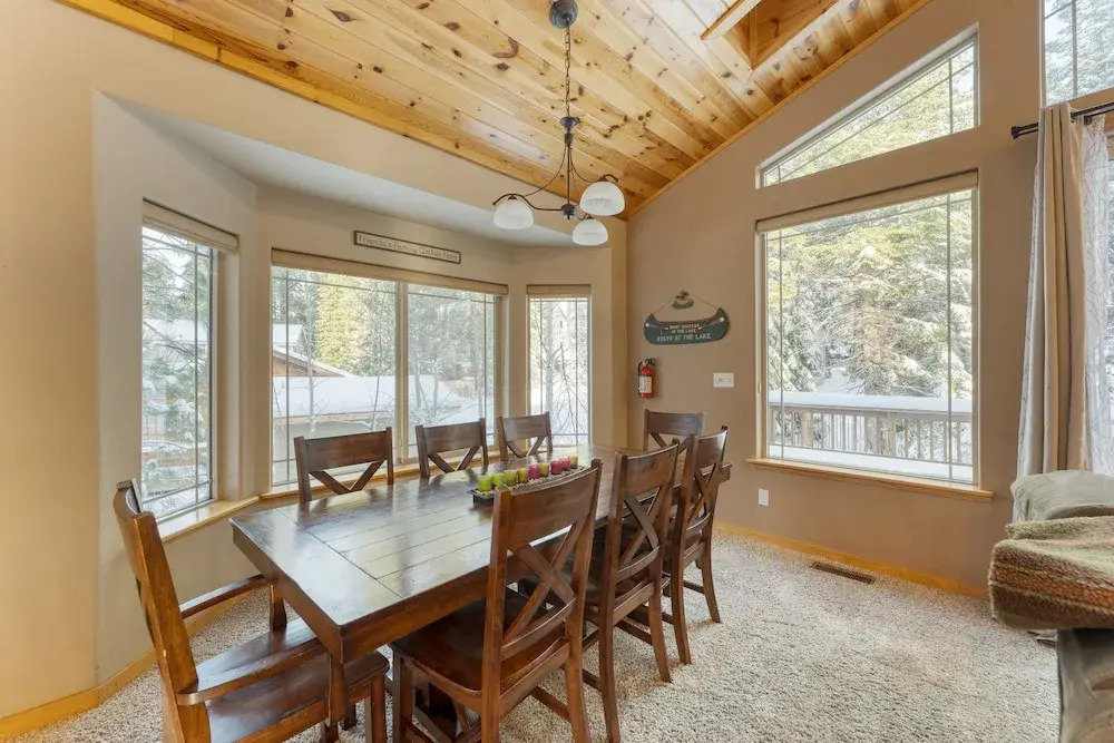 Cherry Hills Spacious Tahoe Cabin With Deck Fireplace Open Interiors