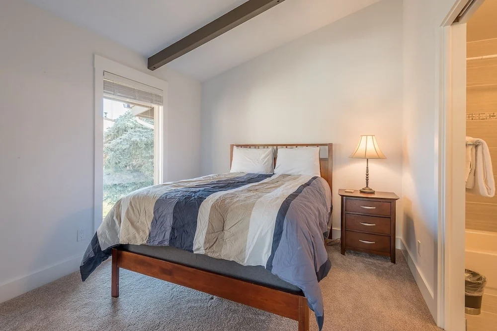 Four Seasons #4 - 2 Br Condo