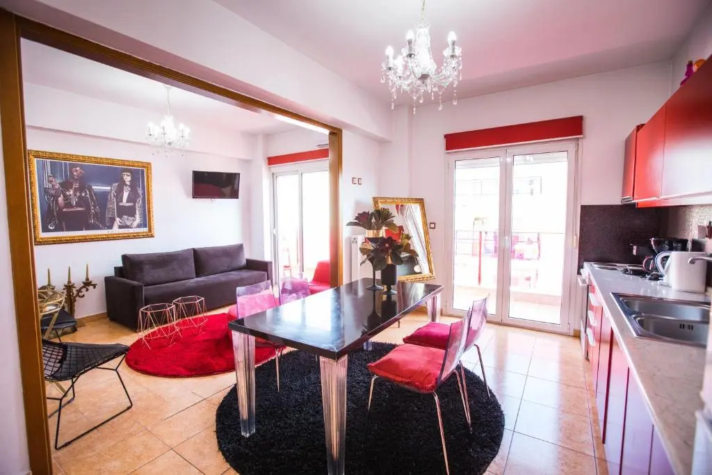 LUXURY SUITES - parking , central suites