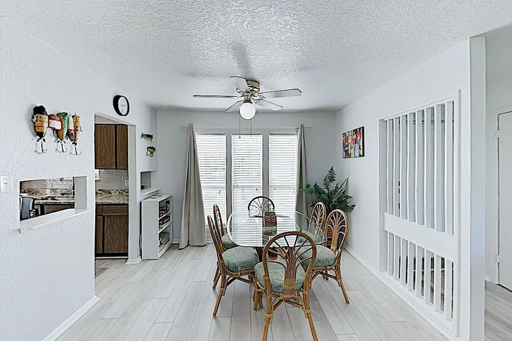 New Listing! Remodeled W/ Pool, Pier, Tennis 3 Bedroom Condo