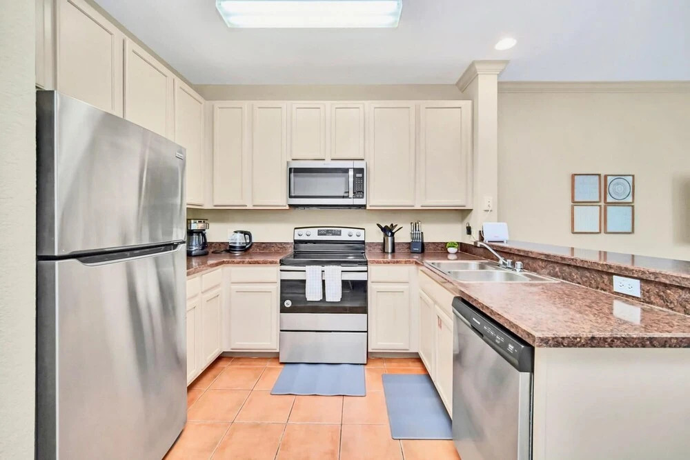 2BR Apartment Hot Tub and Pool Near Disney