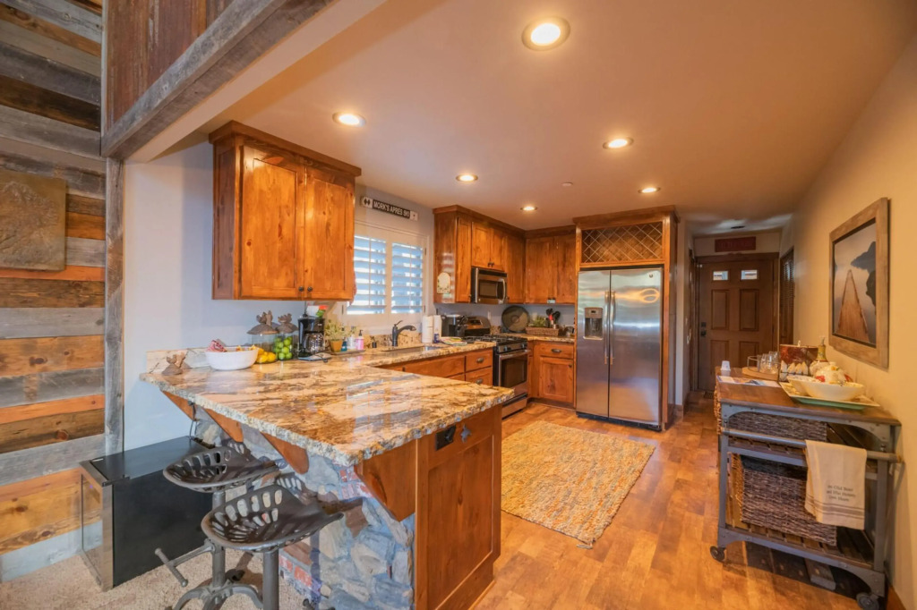 Silver Pine Lodge