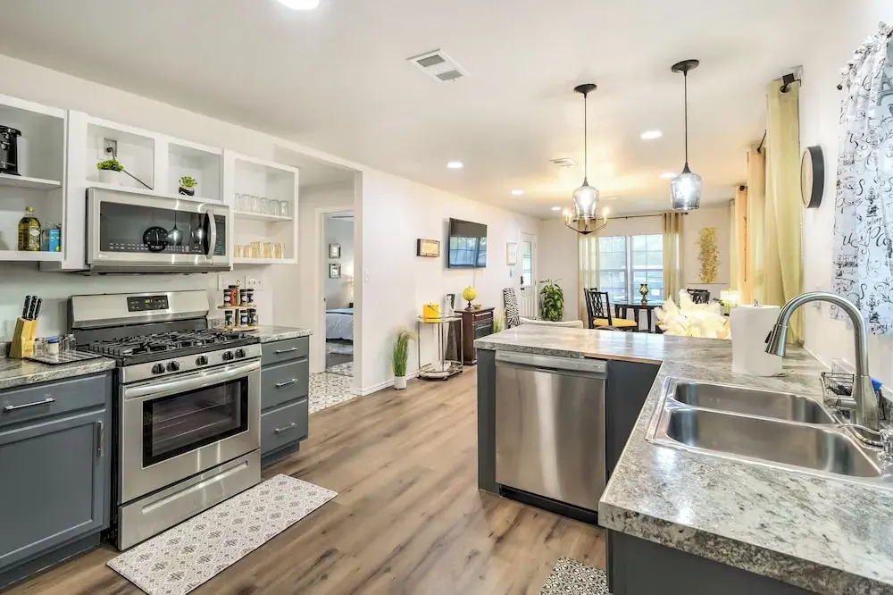 Lovely Historic Fort Worth Home w/ Deck